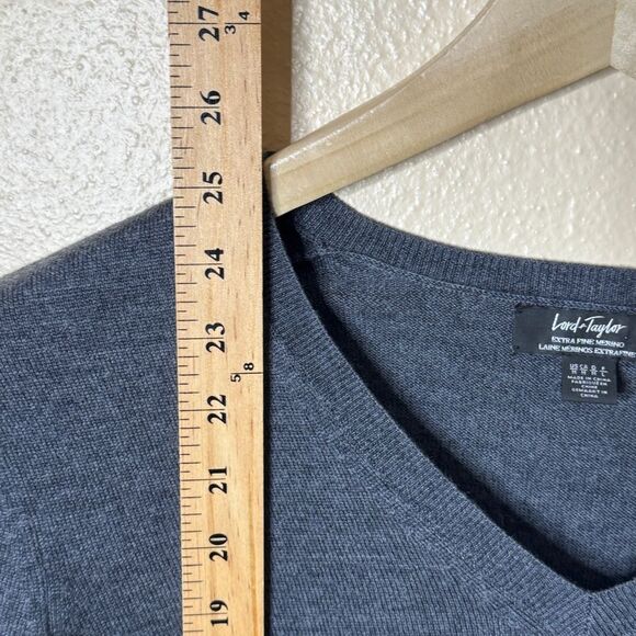 Lord + Tylor Sweater Women's Medium Gray V-Neck Pullover Fine Merino Wool - Picture 6 of 8